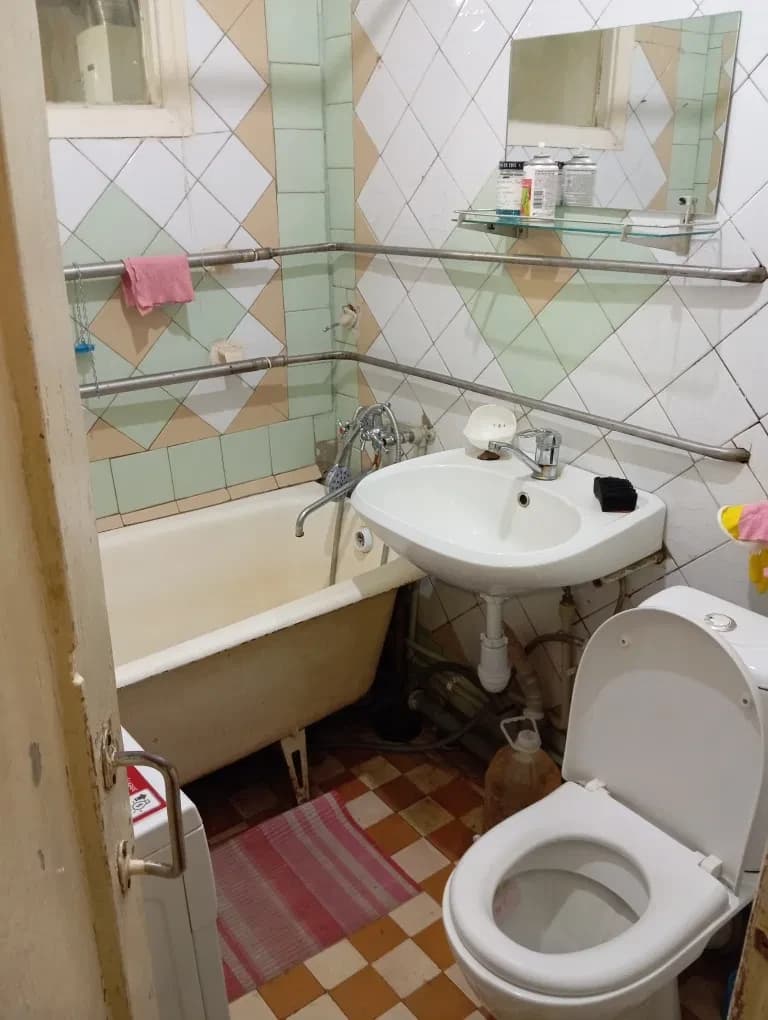 2-кімнатна квартира, Коростень: новий диван, пральна машина - фото 3
