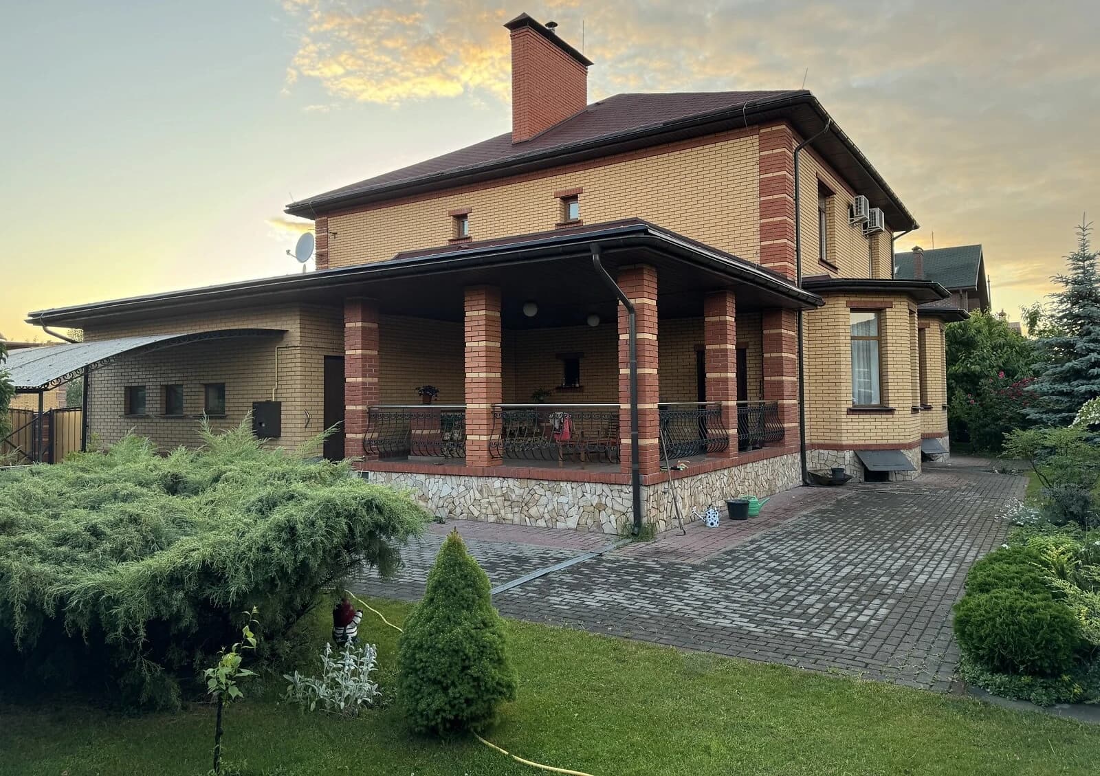 Будинок, Київ: гараж із підвалом, тераса, територія під охороною - фото 3