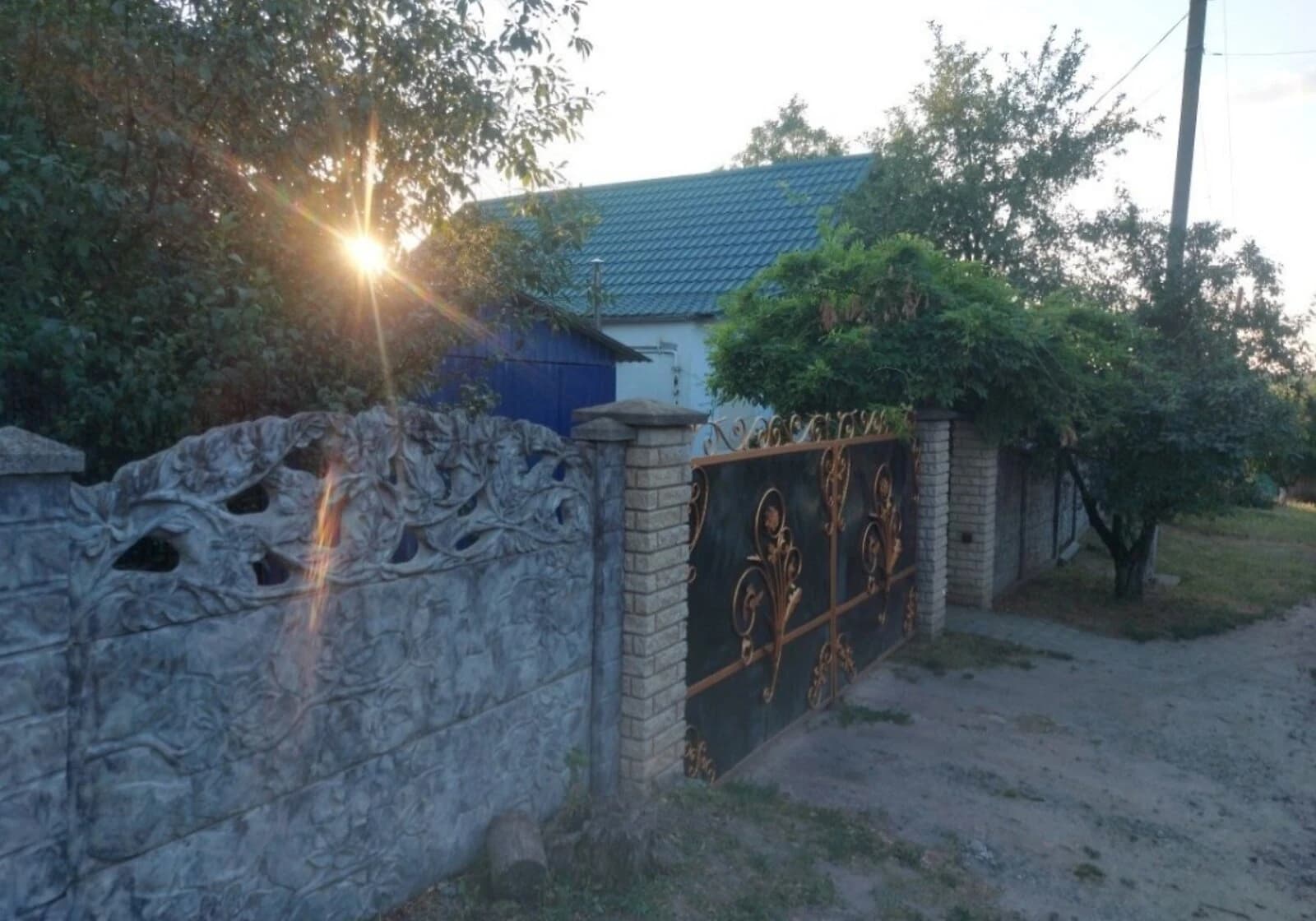 Будинок, Білики (Кобеляки): гараж, 7 соток, відеоспостереження