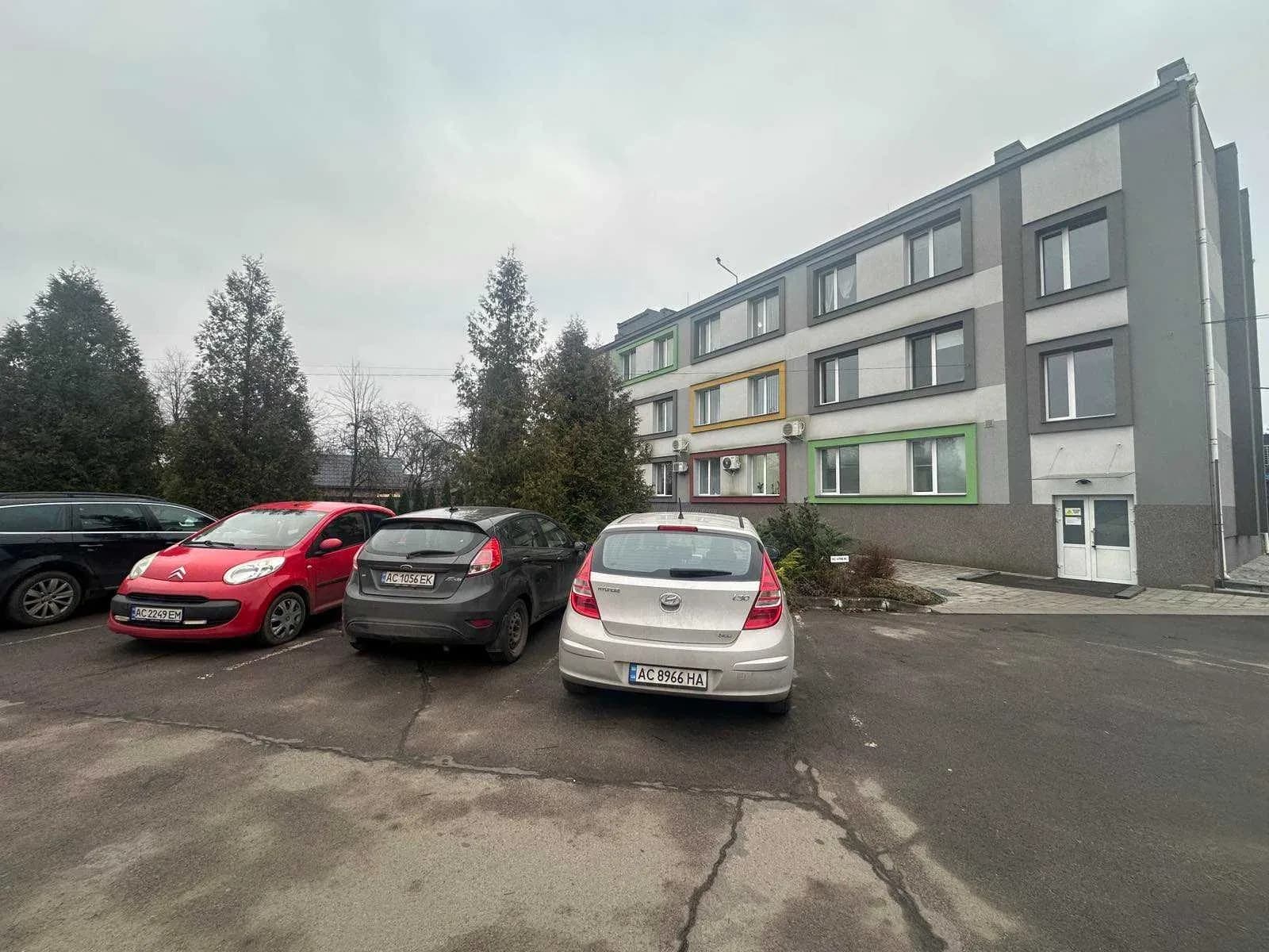 Офіс, Луцьк: кабінети 20-50 м², санвузол спільний - фото 1