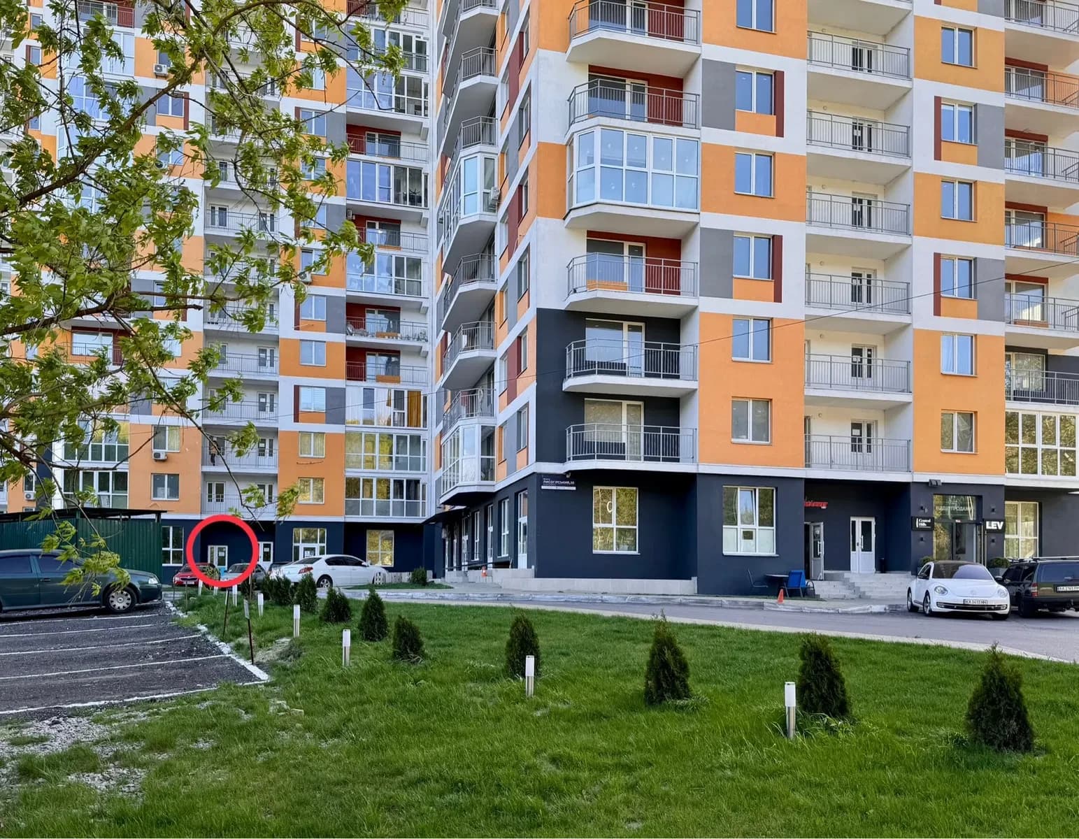 Приміщення у ЖК Оранж сіті: фасадне, ремонтні канікули - фото 1