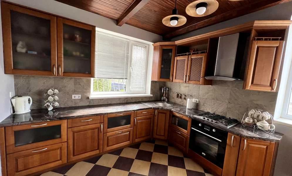 Котедж, Квітневе: басейн, 5 спальних кімнат - фото 5