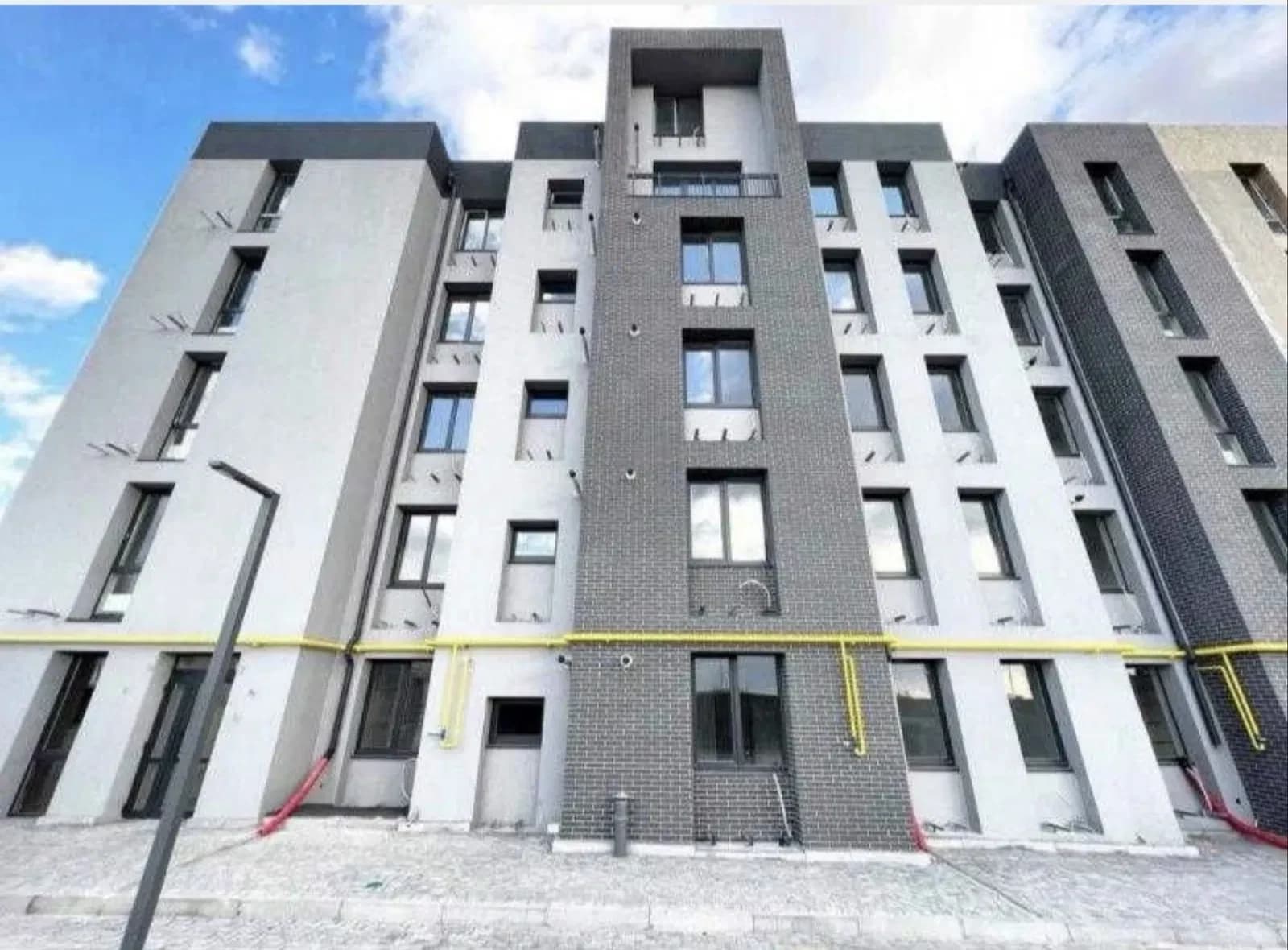 1-кімнатна квартира у ЖК KEKS: кладова 8,9 м², переуступка - фото 1