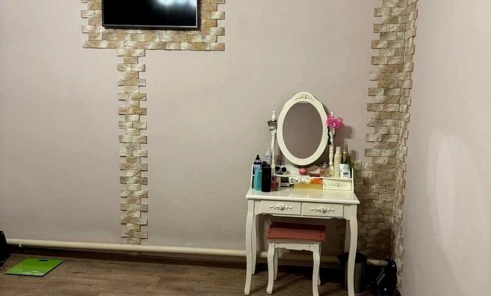 Будинок, Нижньодніпровський: укриття з піччю, камін у вітальні - фото 4
