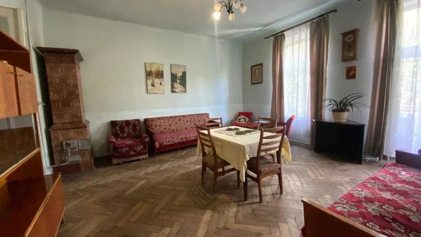 2-кімнатна квартира, Галицький: австрійський будинок, пічкове опалення - фото 1