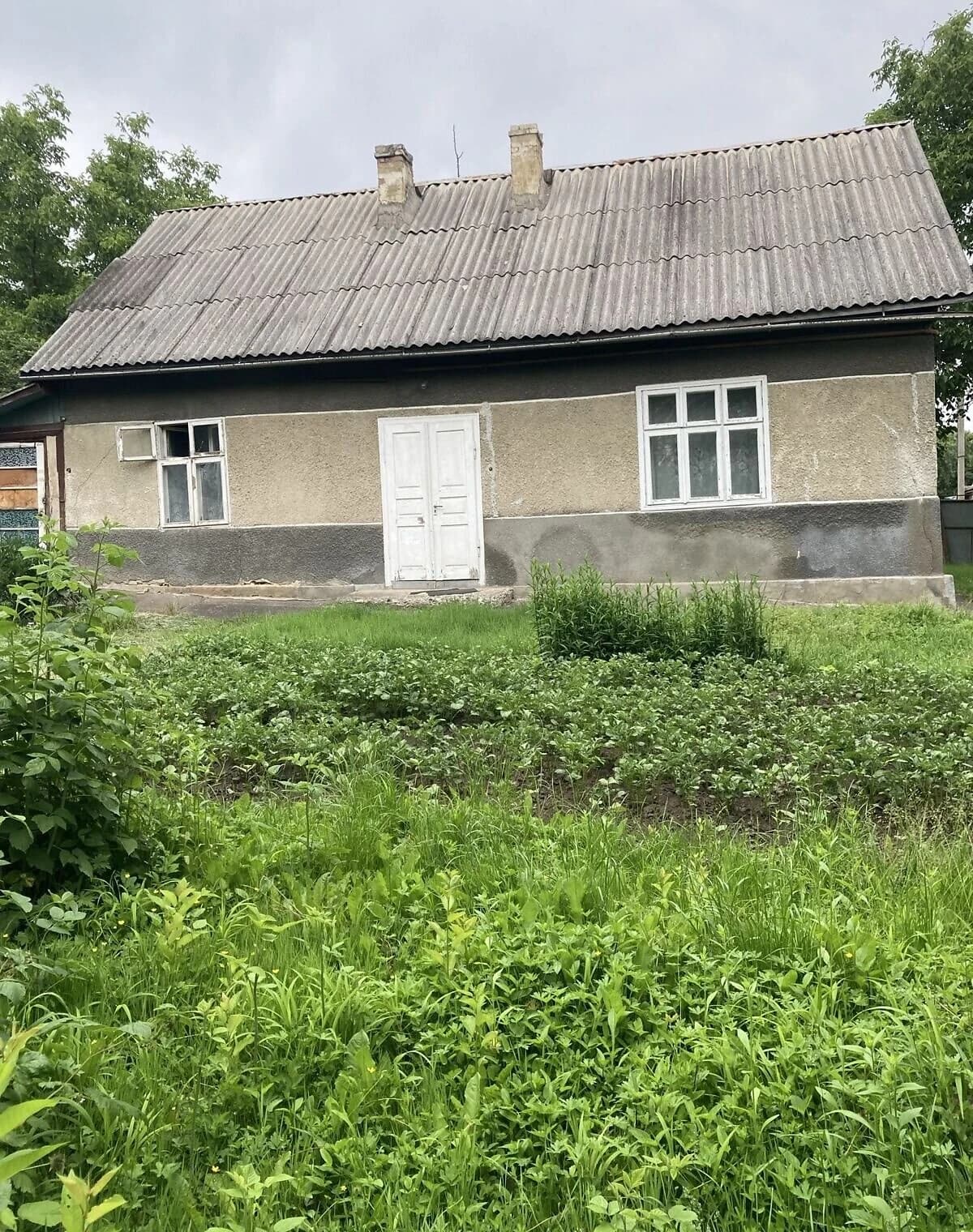 Будинок, Чернівці: 4 кімнати, сад, цегляні стіни