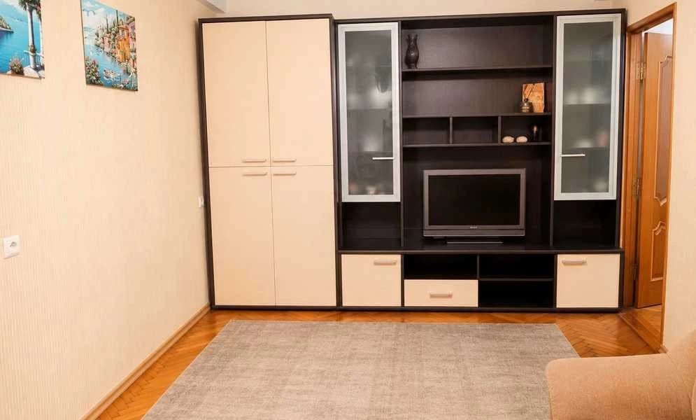 2-кімнатна квартира, Шевченківський: меблі й техніка, 20 хв до метро - фото 4