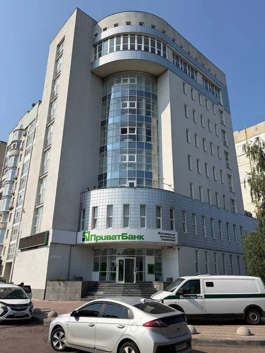 3-кімнатна квартира у ЖК "Банківський": панорамний вид, 2 санвузли - фото 2