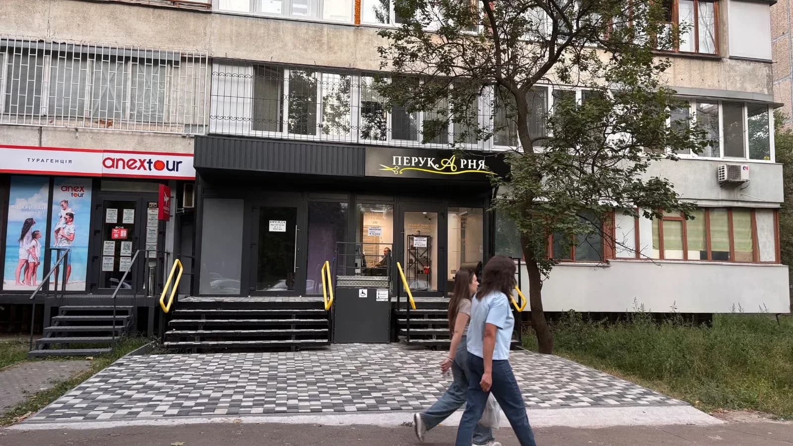 Приміщення, Святошинський: фасадне, 5 кВт, у житловому фонді - фото 1