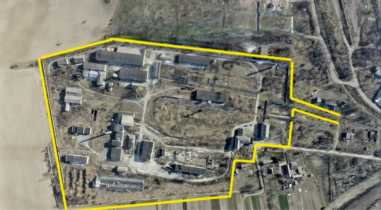 Виробничі приміщення, Дубно: під'їзні колії, рампа, газ і вода - фото 2
