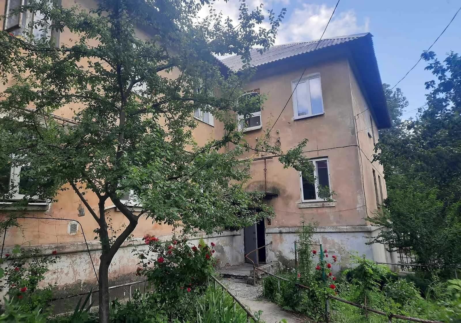 3-кімнатна квартира, Самійла Зборовського: цегляні стіни, торг