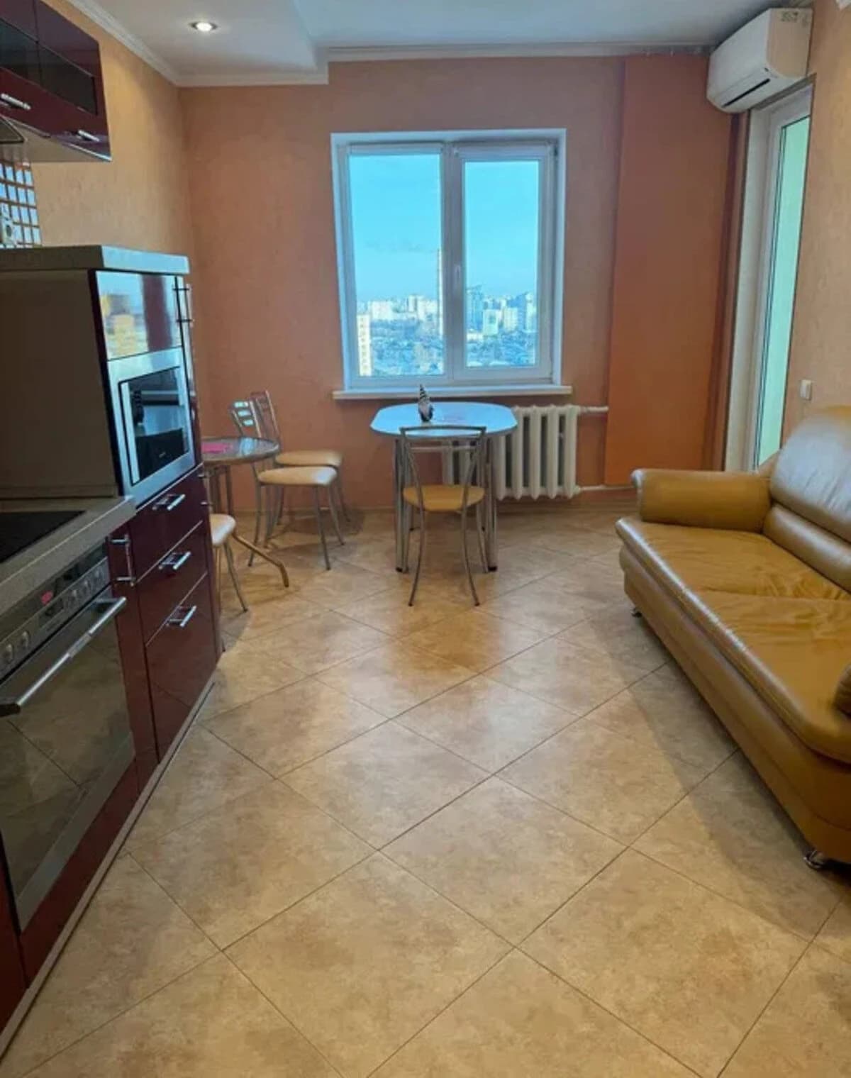 1-кімнатна квартира, Виноградар: кухня 14 м², духова шафа - фото 2