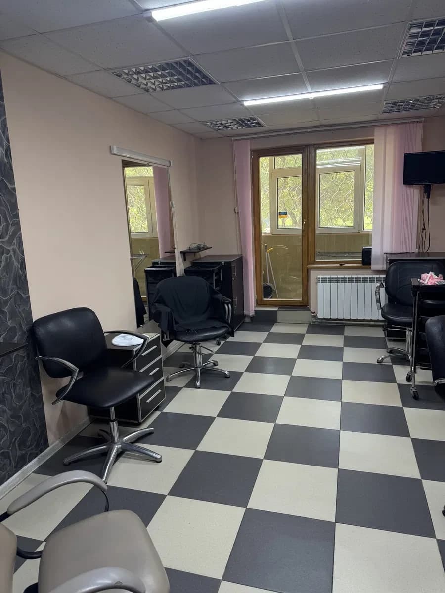 Салон краси, Салтівський: біля метро студентська, окреме приміщення, з ремонтом - фото 2