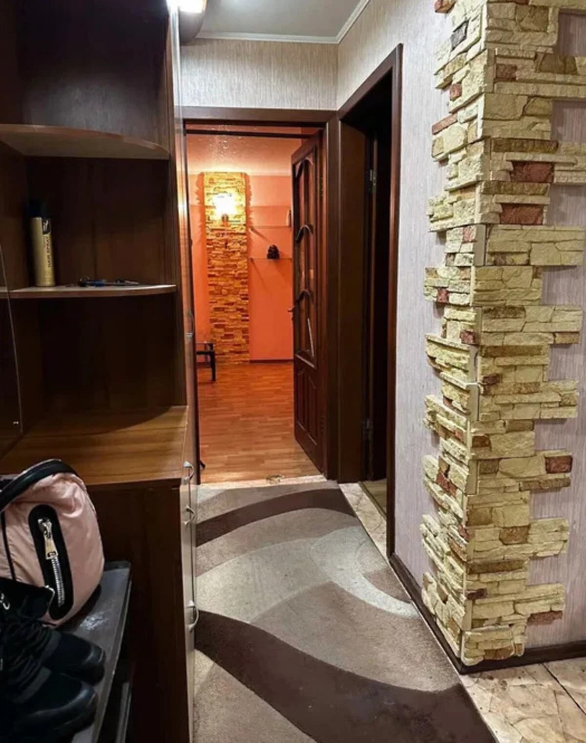 3-кімнатна квартира, Полтава: косметичний ремонт, цегляні стіни - фото 3