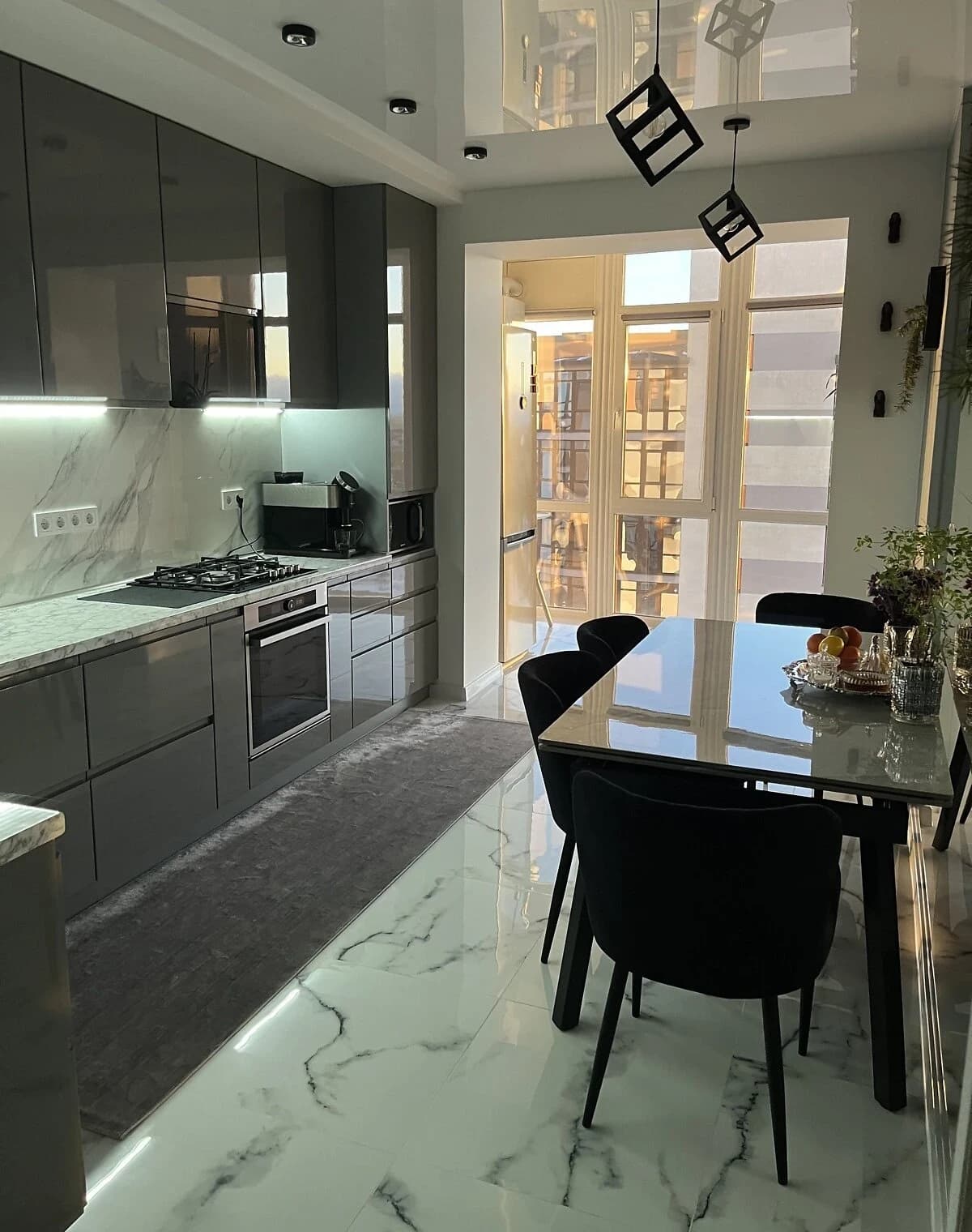 2-кімнатна квартира, Пасічна: кухня 18 м², торг можливий - фото 4