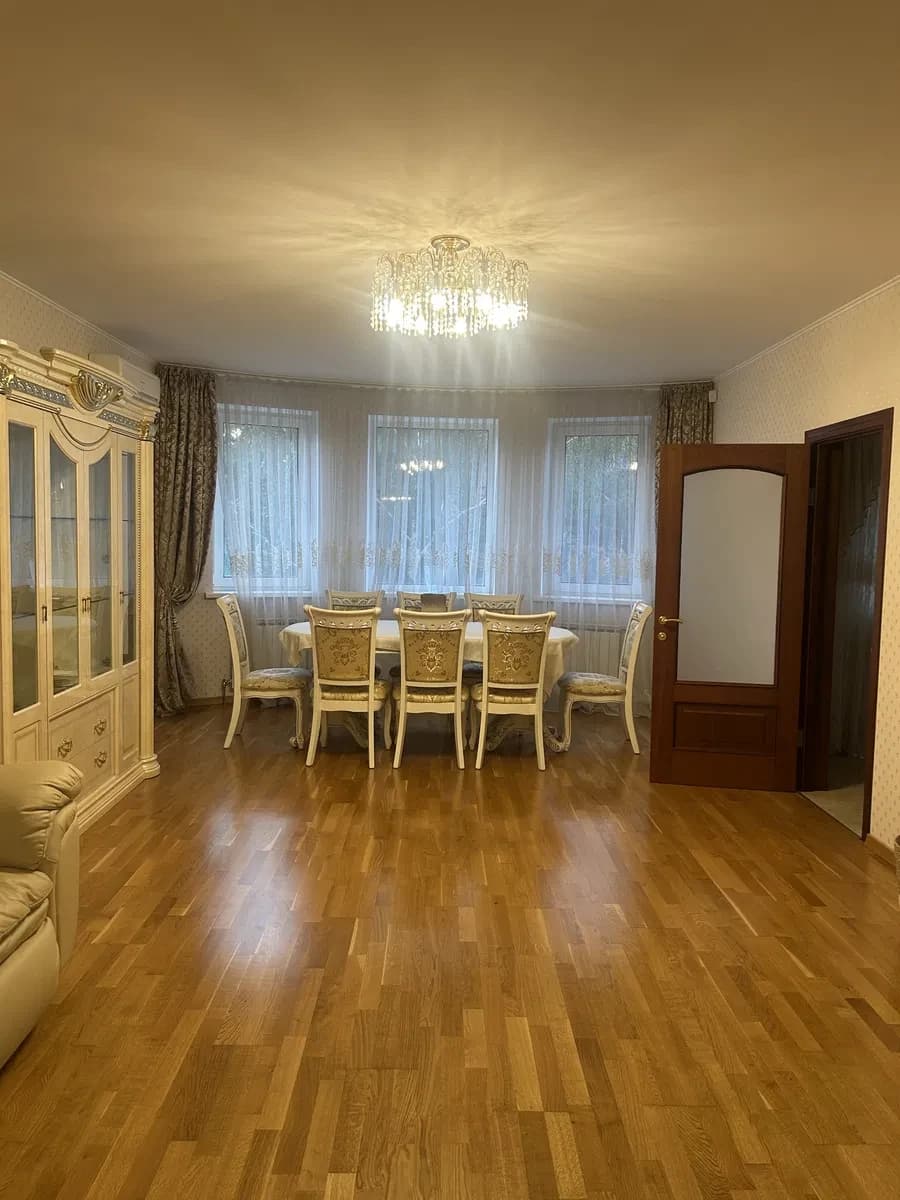 3-кімнатна квартира, Солом'янський: 2 спальні, опалення під час блекаутів