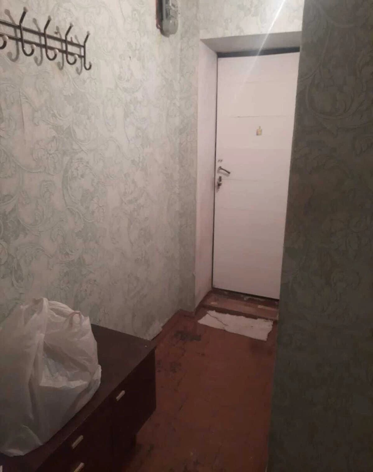 1-кімнатна квартира, Комунарський: вода і газ без світла, цегляні стіни - фото 4