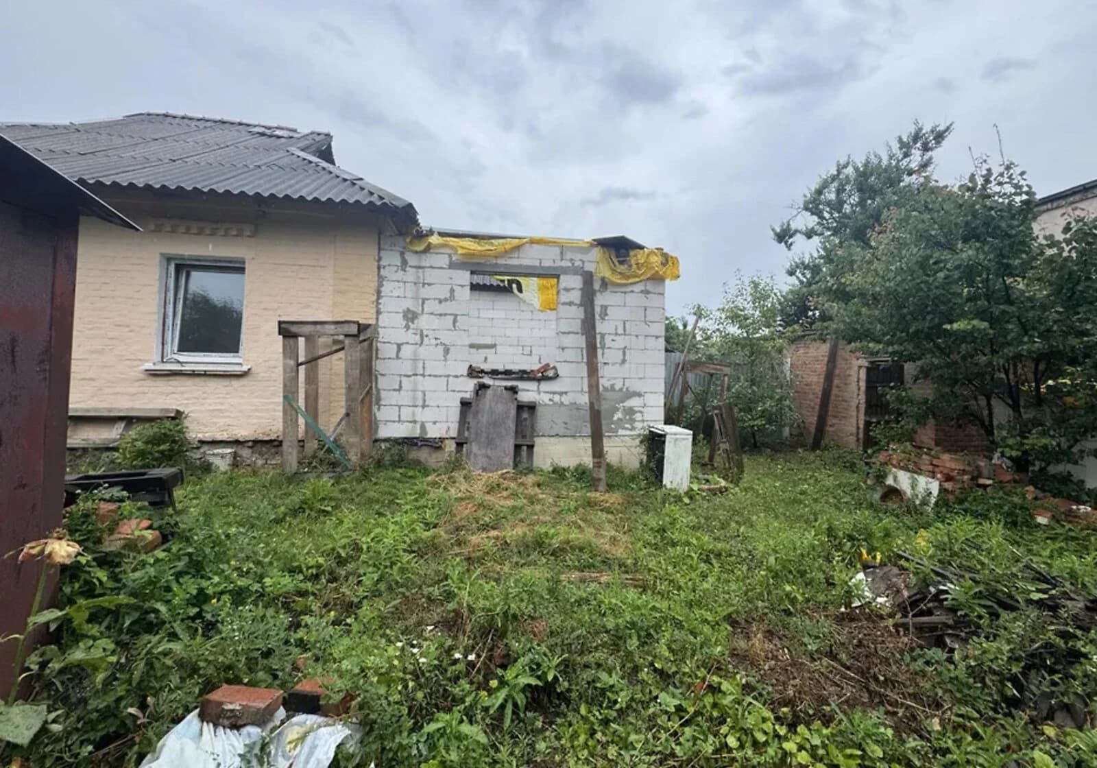Частина будинку, вулиця Зелена: цегляні стіни, сарай - фото 3