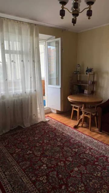 3-кімнатна квартира, центр: двостороння, дві лоджії, парковка - фото 2