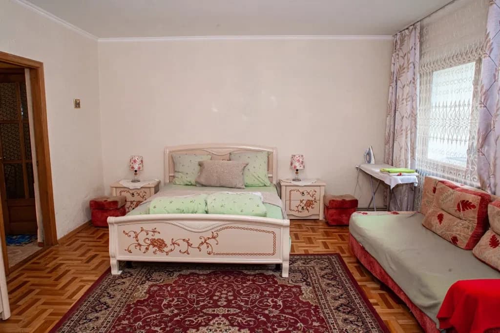 1-кімнатна квартира, Трускавець: центр міста, можна з песиком
