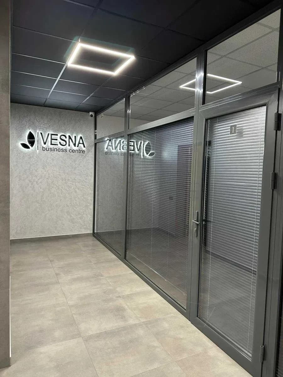 Офіс, Сокаль: бізнес-центр VESNA, два паркінги - фото 5