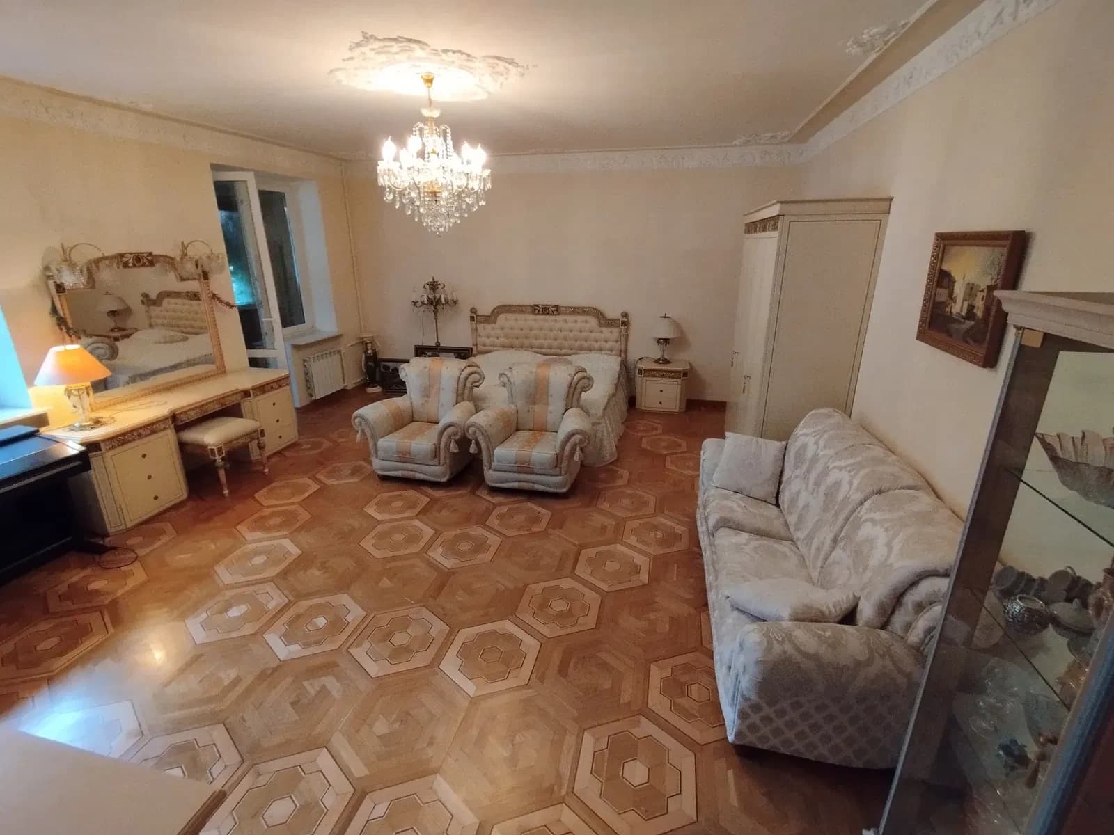 3-кімнатна квартира, Солом'янський: перша здача, укриття, джакузі