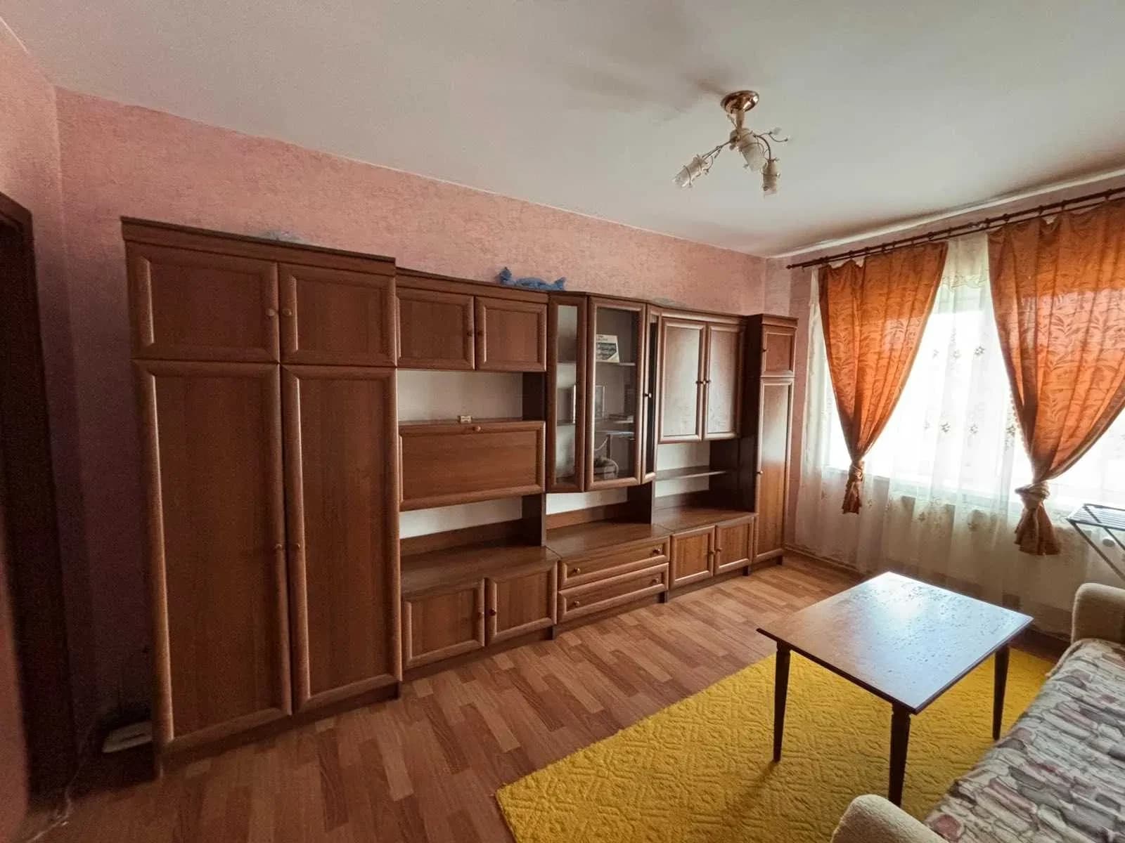 3-кімнатна квартира, Новокодацький: косметичний ремонт, меблі та техніка