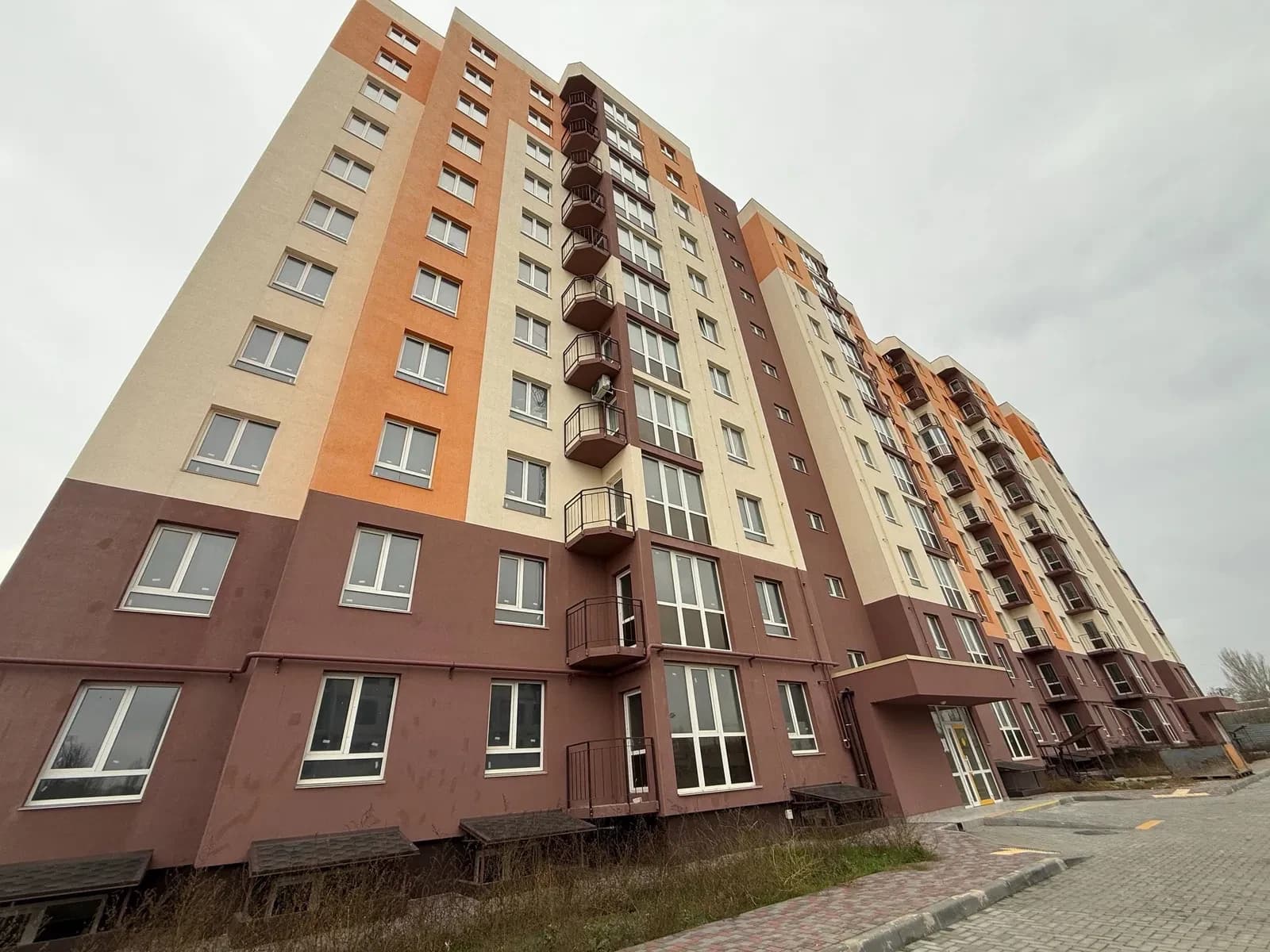 3-кімнатна квартира у ЖК Громадський Пасад,9\11: дахова котельня - фото 1