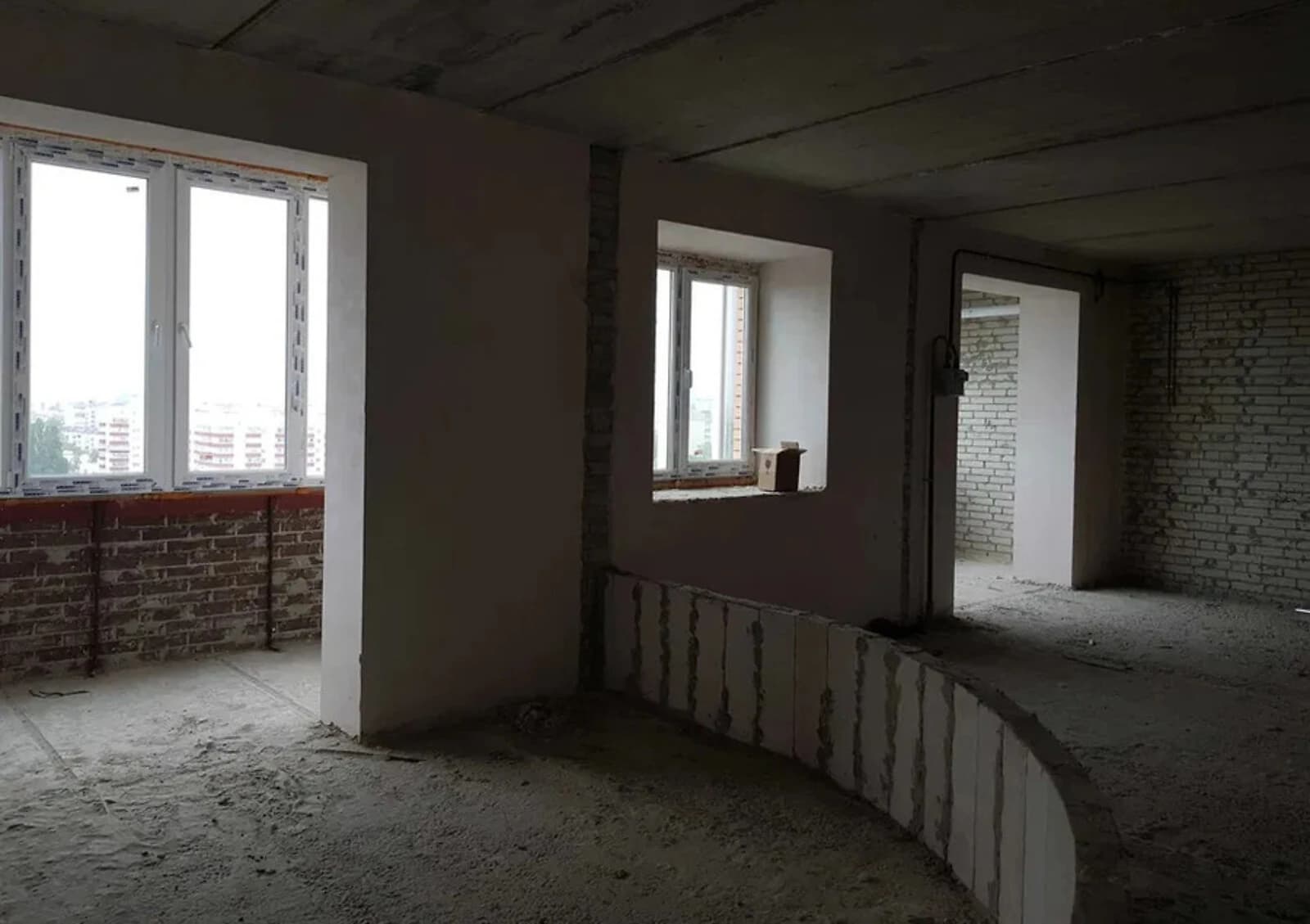 4-кімнатна квартира, Зарічний: кухня-студія 46.6 м², 2 санвузли - фото 4