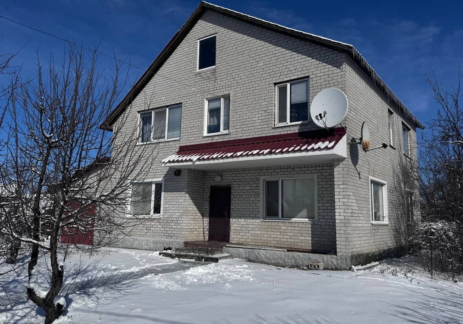 Будинок, Царичанка: сад, свердловина