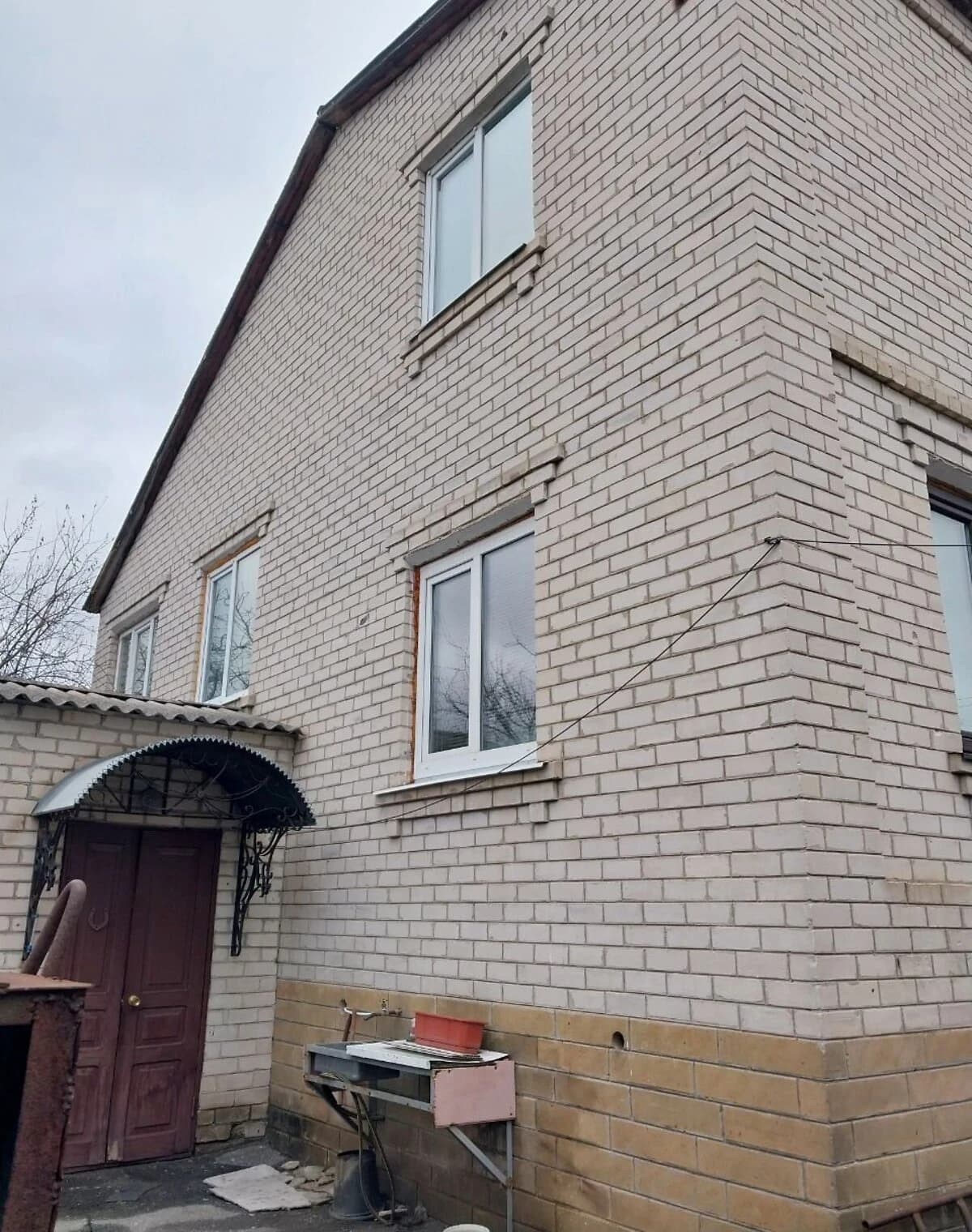 Будинок, Ізюм: цегляні стіни - фото 3