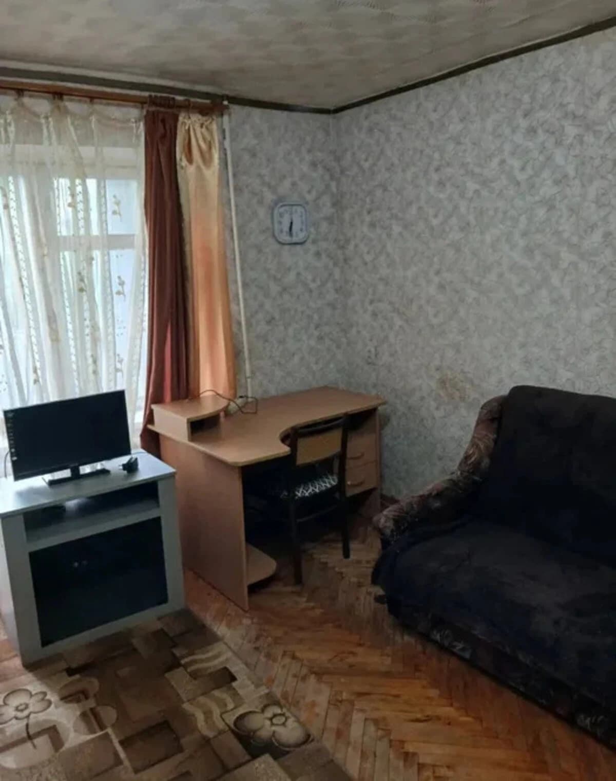 1-кімнатна квартира, вул. Паращука Юрія: цегляні стіни, пральна машина - фото 1