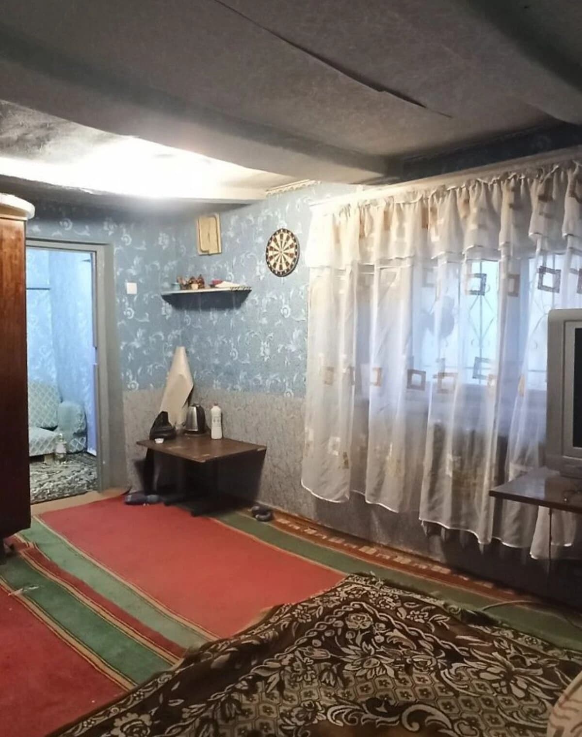 Будинок, Проспект Поля: баня, цегляні стіни, шиферний дах