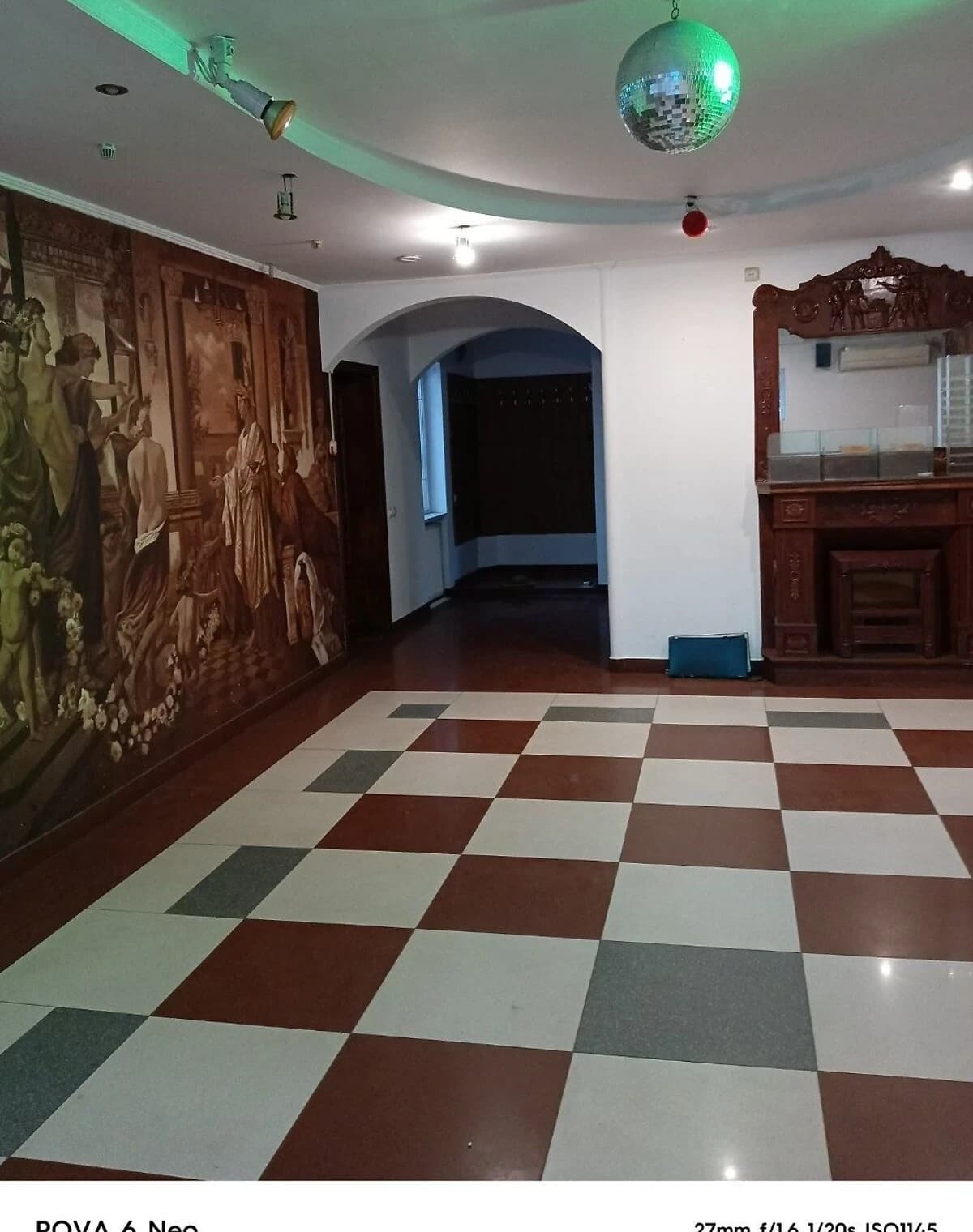Будинок, Чернівці: камін, цегляні стіни - фото 2