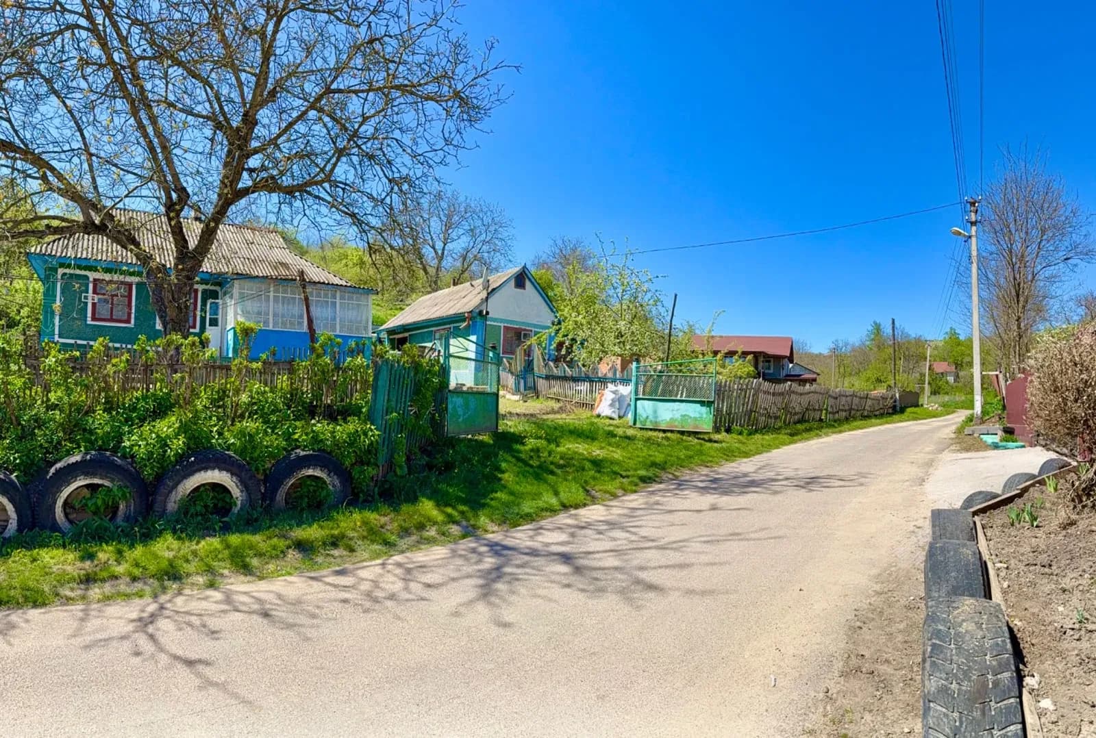 Будинок, Піщанка: літня кухня, садок і город, вода у дворі - фото 1