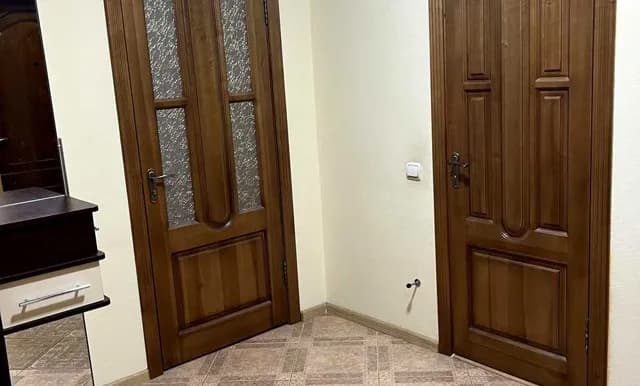 1-кімнатна квартира, Голосіївський: метро 5 хв пішки, вид на Батиєву гору - фото 1