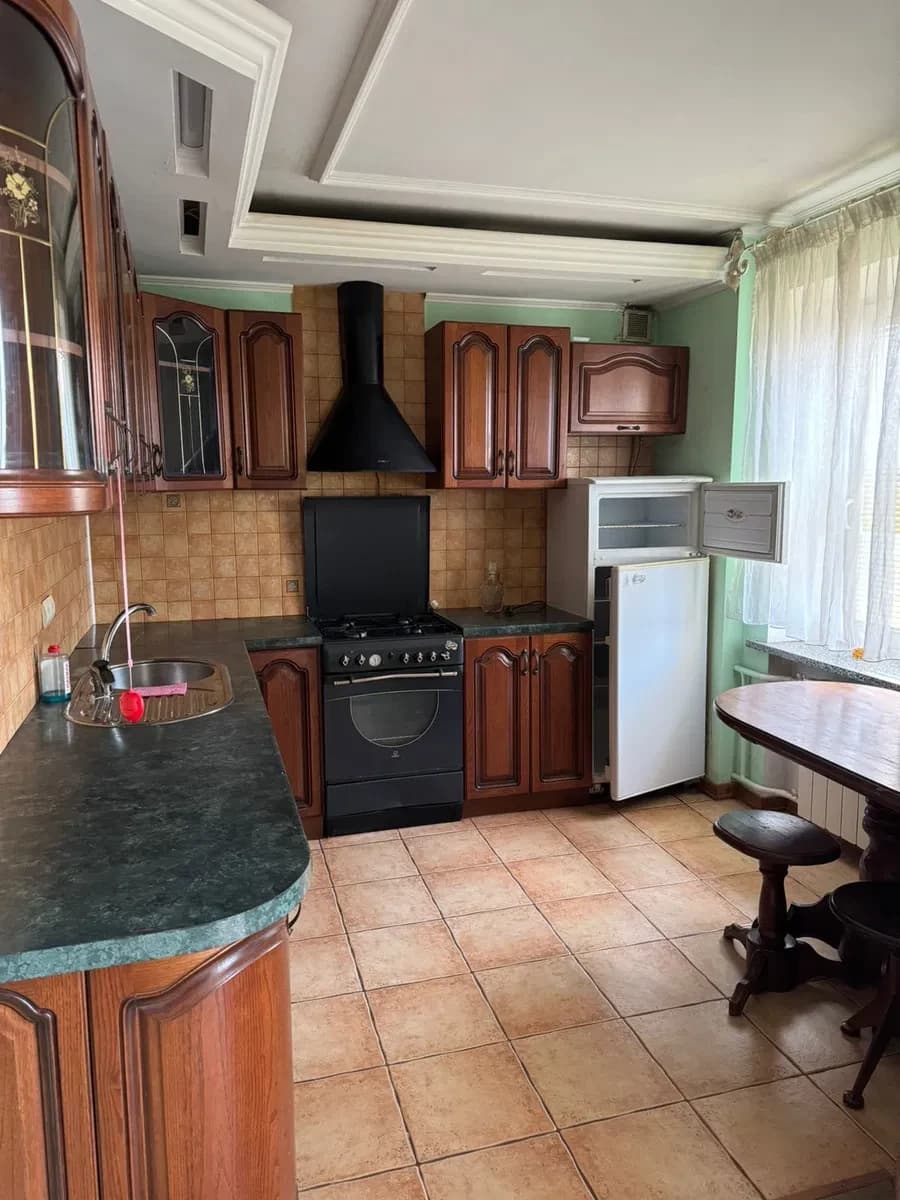 3-кімнатна квартира, Жовтневе: світло не вимикають, 2 балкони - фото 5