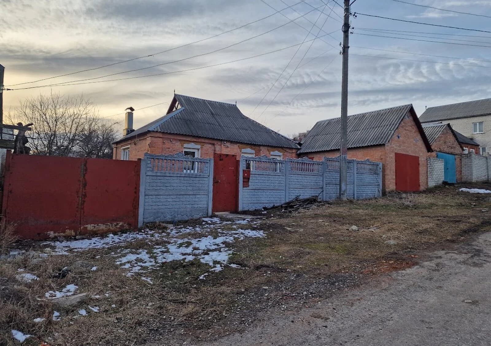 Будинок, 602-ий мікрорайон: гараж у прибудові, 2 спальні - фото 1