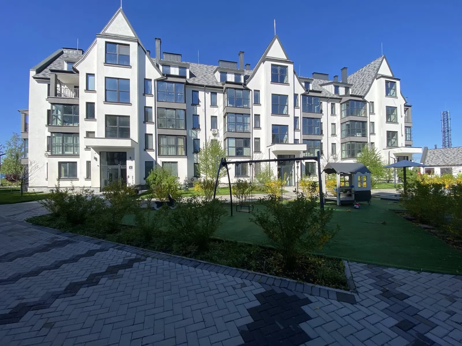 1-кімнатна квартира у ЖК Desna Park Residence: панорамні вікна
