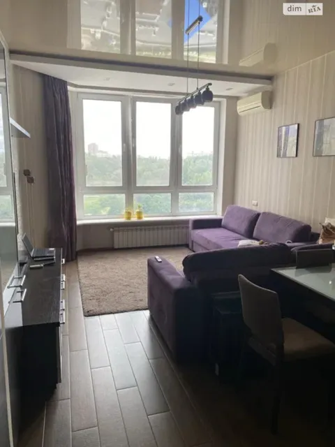 2-кімнатна квартира, Солом'янка: кухня 26,1 м², суміжний санвузол
