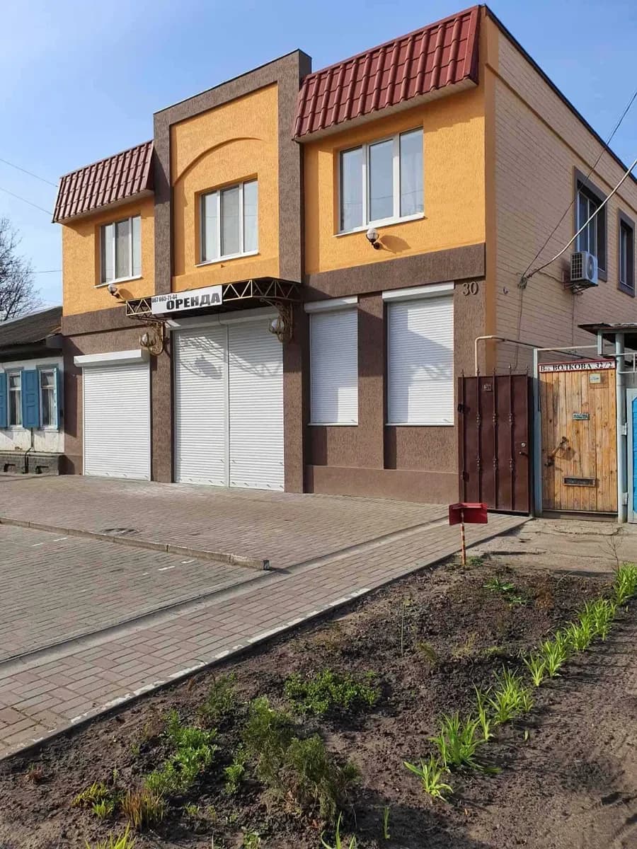 Магазин, Черкаси: капітальний ремонт, фасадне, паркування на 5 авто - фото 2