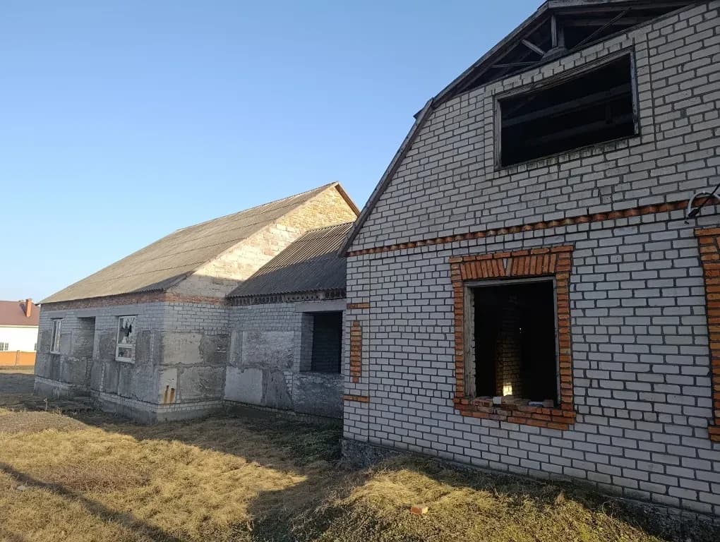 Ділянка 24 соток, Лозуватка: недобудований будинок, вода для поливу