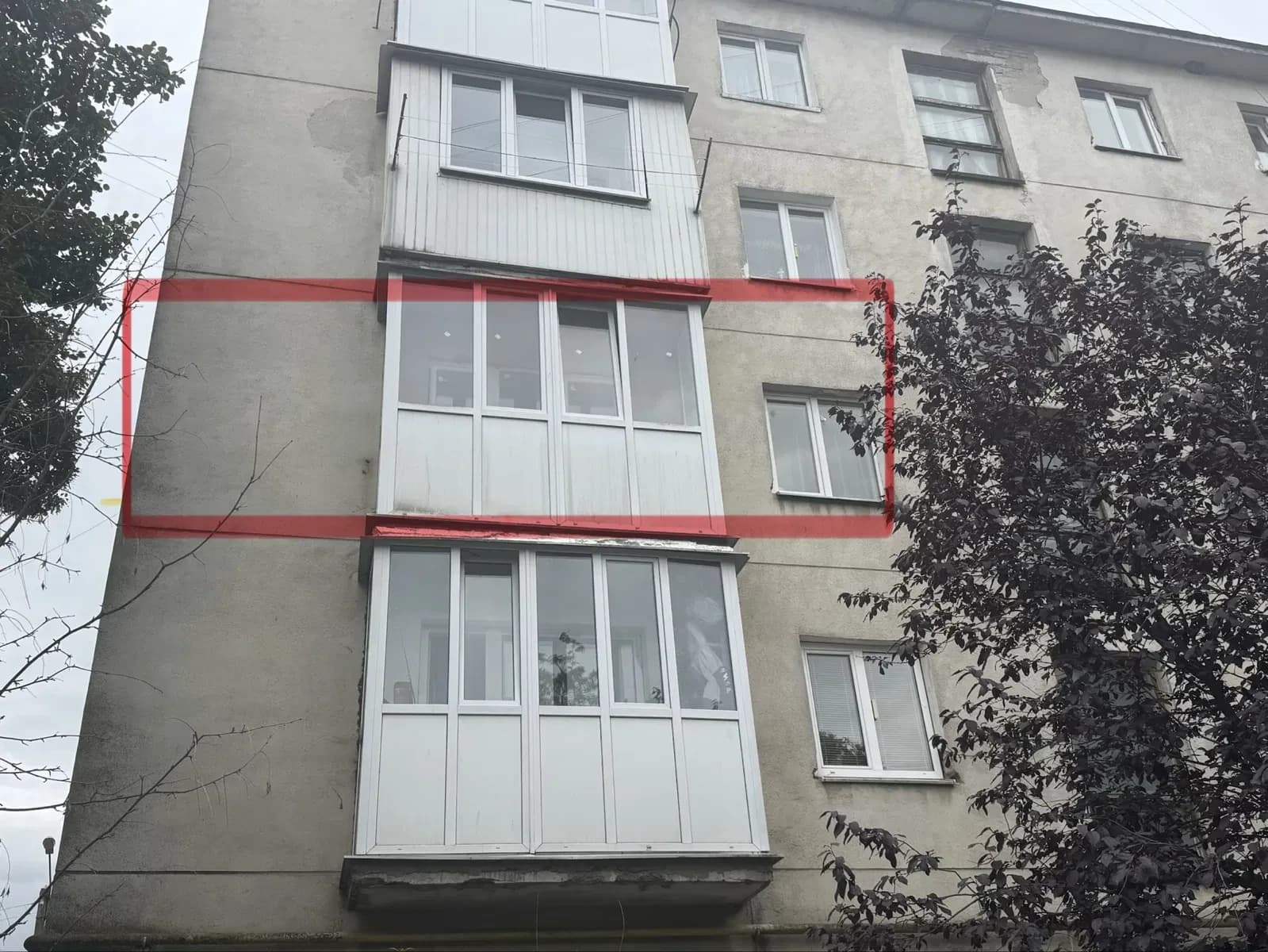 2-кімнатна квартира, вул. Стуса: нові вікна, цегляний будинок