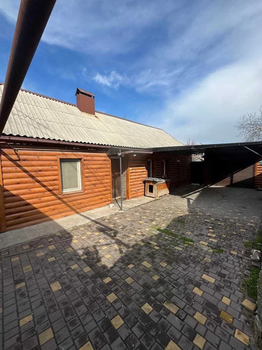 Будинок, Комунарський: гараж, бесідка, великий заїзд - фото 1