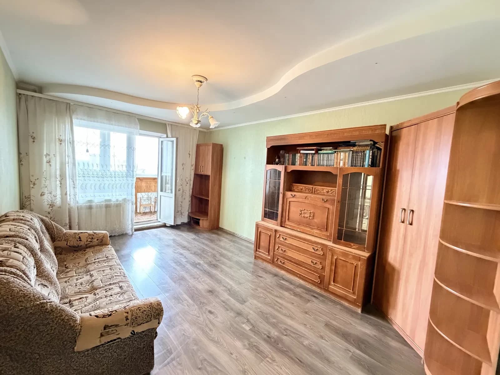 2-кімнатна квартира, Дарницький: метро Позняки 5 хв, автономний будинок