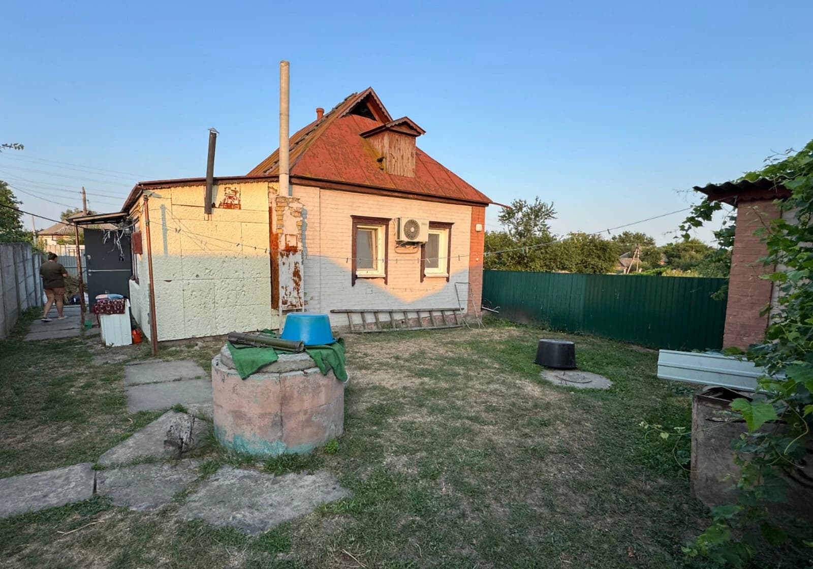 Будинок, Червона Мотовилівка: бесідка, свердловина - фото 4
