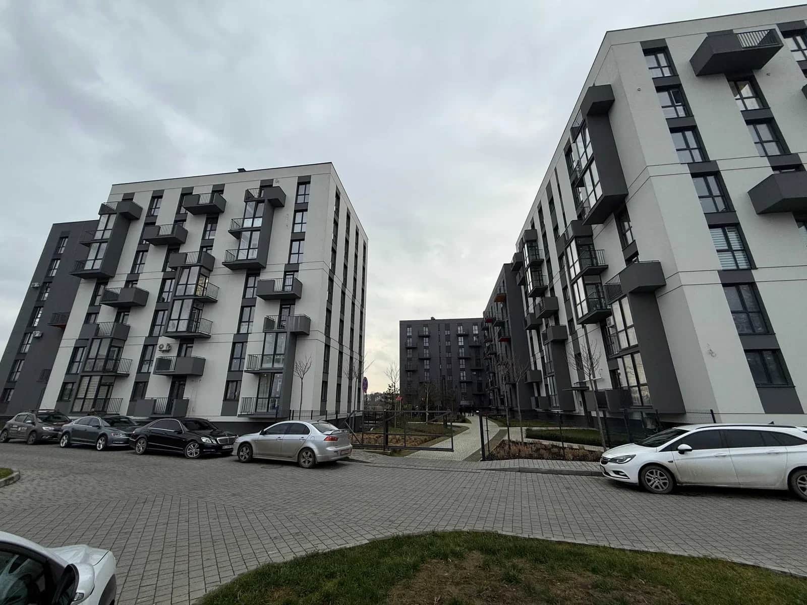 Приміщення у ЖК Проект Панорама: з ремонтом, окремий вхід - фото 1