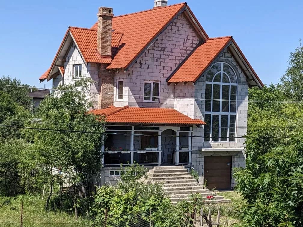 Будинок, Івано-Франківськ: біля міського озера, кухня-студія, гараж - фото 1