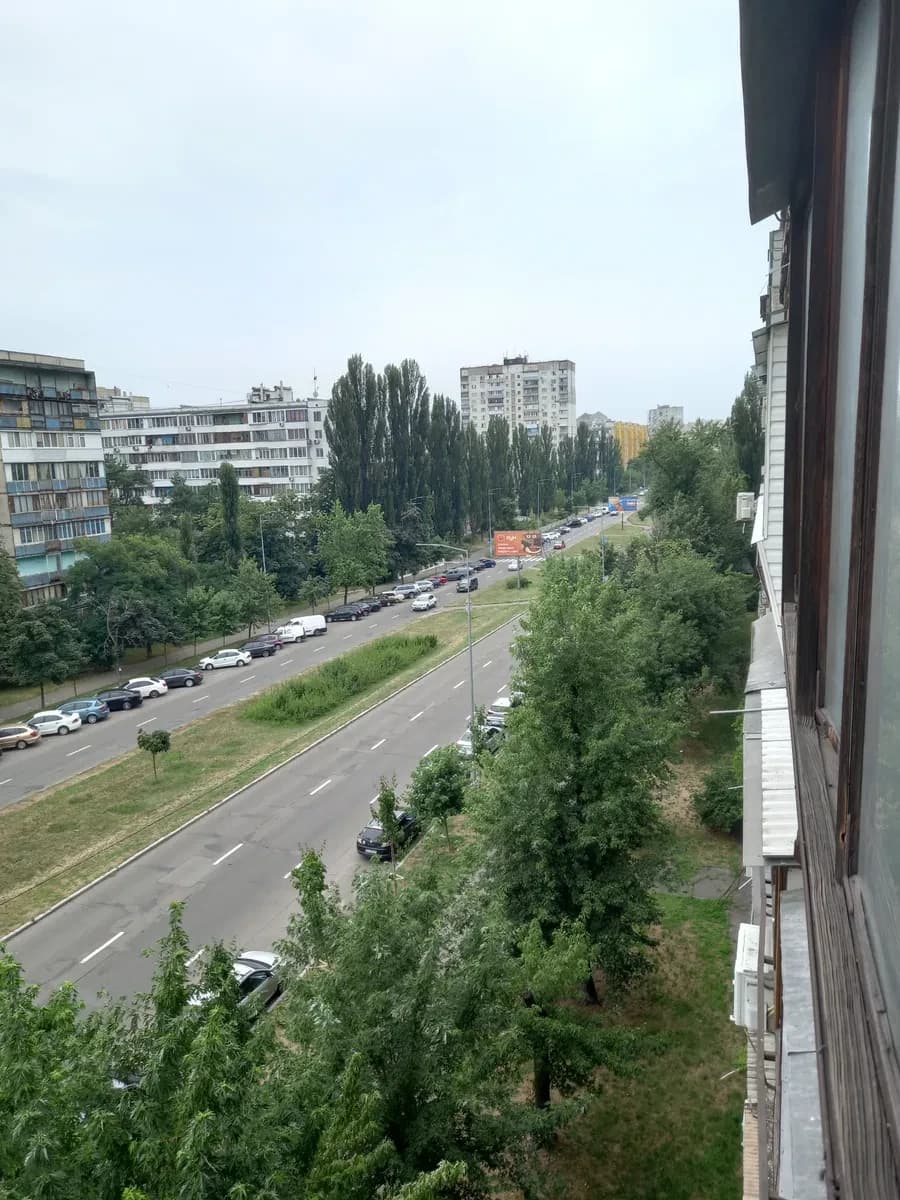 1-кімнатна квартира, Дніпровський: вид на ліс, метро Чернігівська 5 хв - фото 1