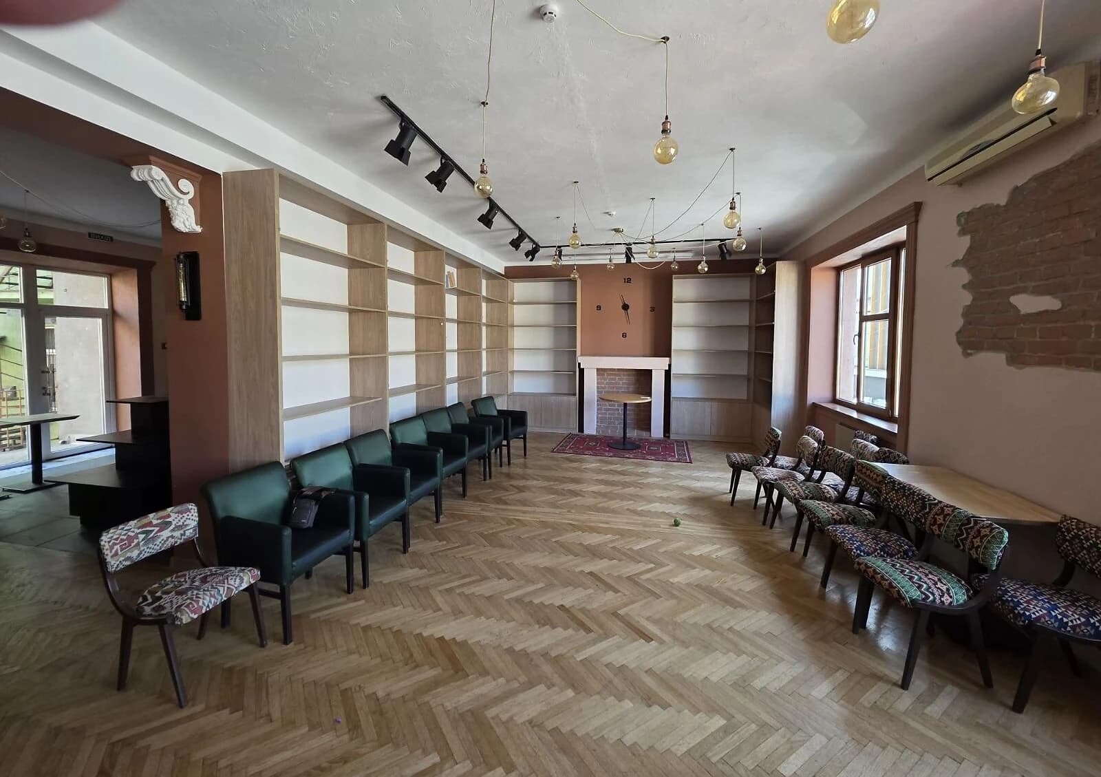 Приміщення, Центр: торг можливий, електричне опалення - фото 1